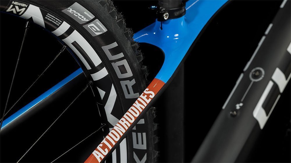 Cube Elite 240 C:62 SLX carbon´n´blue´n´red – Bild 2