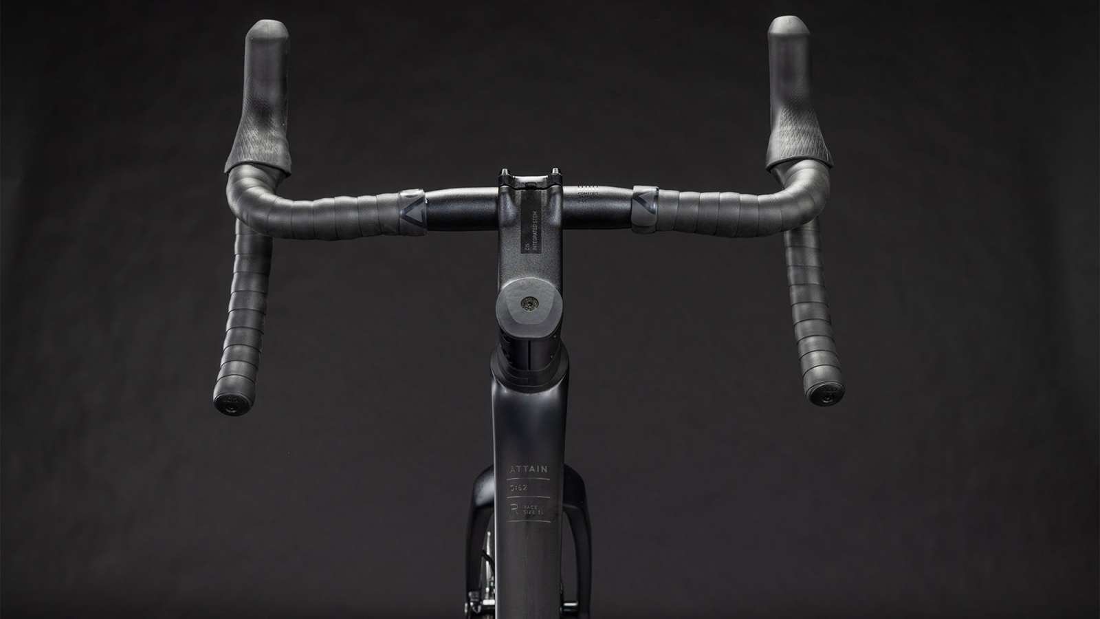 Cube Attain C:62 Race blackline 2026 – Bild 5
